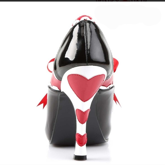 Queen of Hearts Heels π  Pumps β€οΈ - Picture 2 of 4
